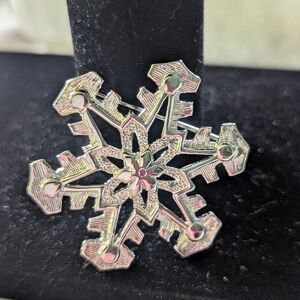 ❄️ Sarah Coventry Silvertone Snowflake Brooch Pin Winter Snow Holidays